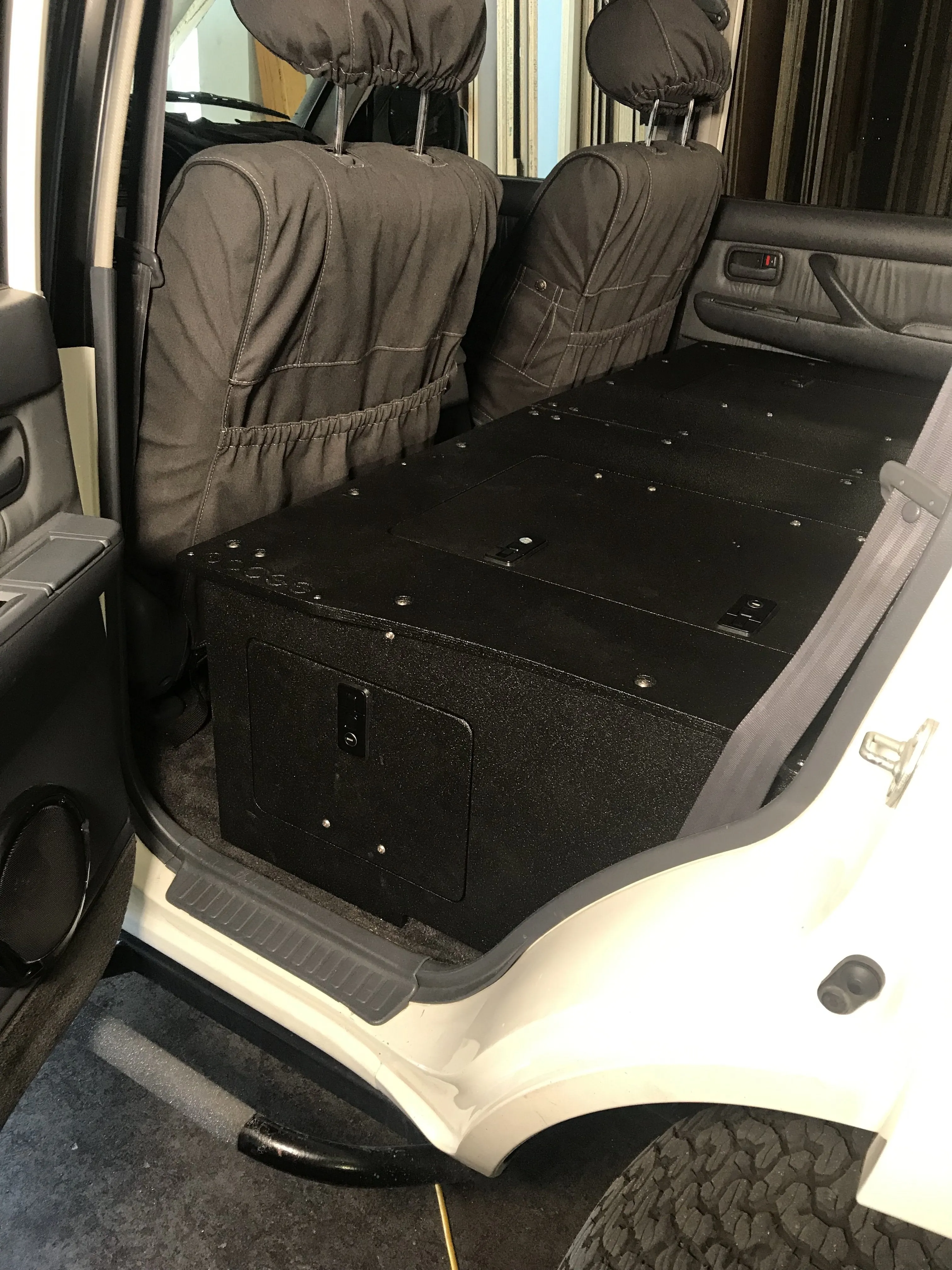 Goose Gear Ultimate Chef and Sleeping Package for Land Cruiser 80